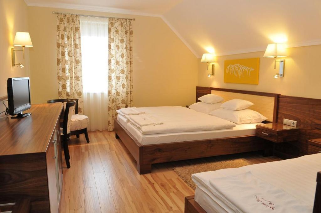 Mizse Motel Lajosmizse Room photo