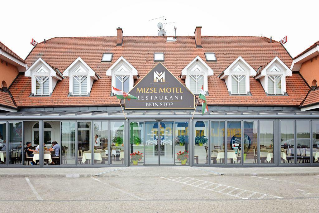 Mizse Motel Lajosmizse Exterior photo